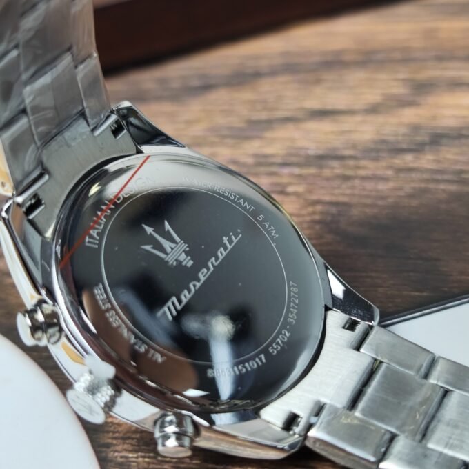 Montre Homme Maserati Attrazione – R8853151017 – Boîtier Acier Inoxydable 43 mm – Cadran Vert Sunray – Mouvement Analogique – Bracelet Acier Inoxydable – Pierre Zircon Noire – Résistante à l’Eau 5 ATM – Boucle Déployante à Sécurité – Garantie Maserati.