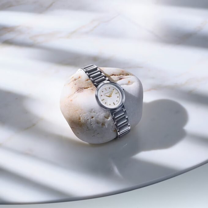 Montre Femme Trussardi Quartz - Acier Inoxydable Cadran Blanc 32mm Bracelet 18mm réf. R2453171506