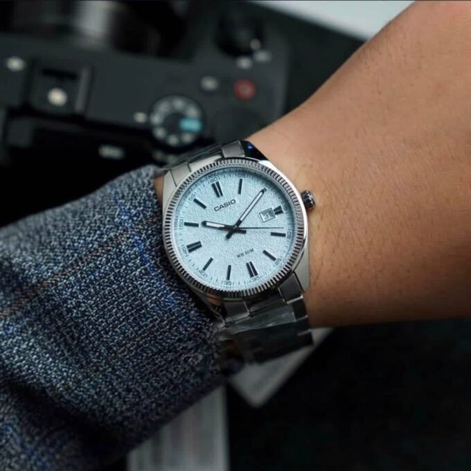 Montre Classique Casio MTP-1302DA - Homme - Cadran Analogique, Affichage Date, Étanche 50m - Acier Inoxydable - Noir - MTP-1302DA-2A2VDF