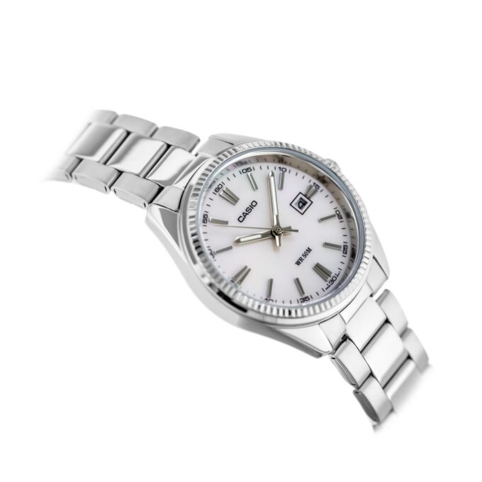 Montre Femme Casio Quartz - Acier Inoxydable Argent Cadran Rose Dateur - Etanche WR30 - LTP-1302DS-4AVDF