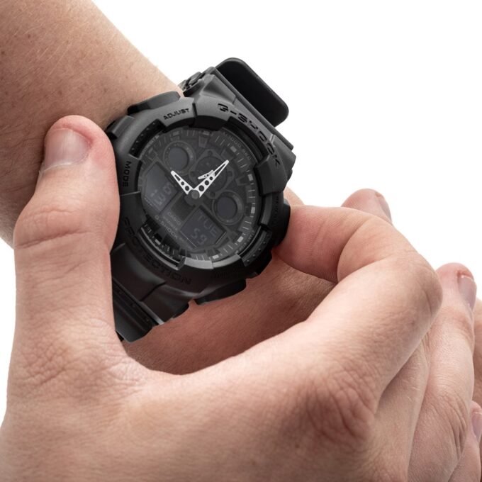 Montre Homme Casio G-Shock -GA-100-1A1DR - Montre Analogique-Numérique - Résistant à l'eau