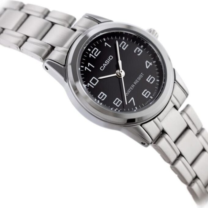 Montre CASIO Femme - Bracelet Gris En Acier Inoxydable - Résistante à l'eau - 12 Mois De Garantie - LTP-V001D-1BUDF