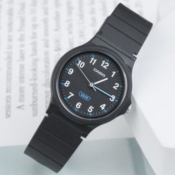 Montre Casio LQ-24B-1BDF - Femme - Analogique, Étanche, Bracelet Résine Bio - Boîtier 36.1 × 31.5 mm - Résine - Noir - Autonomie 3 ans - LQ-24B-1BDF