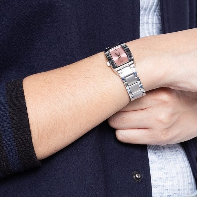 Montre CASIO Femme - LTP-1165A-4CDF - Bracelet Gris En Acier Inoxydable - Résistante à l'eau - 12 Mois De Garantie