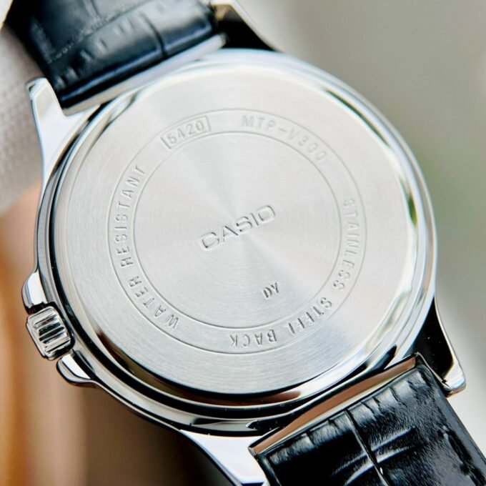 Montre Homme - Casio - Chronographe, Résistante à l’eau, Date et Jour, Précision ±20s/mois - Bracelet cuir noir - MTP-V300L-1AUDF