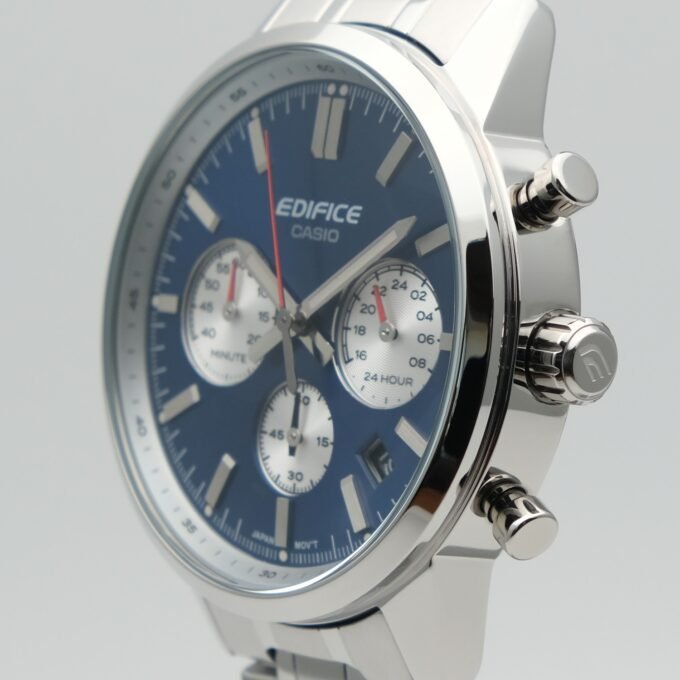 Montre homme Casio – Chronographe, Acier inoxydable, Verre minéral, Étanche 100m, Bracelet acier, Bleu - EFR-575D-2ADF