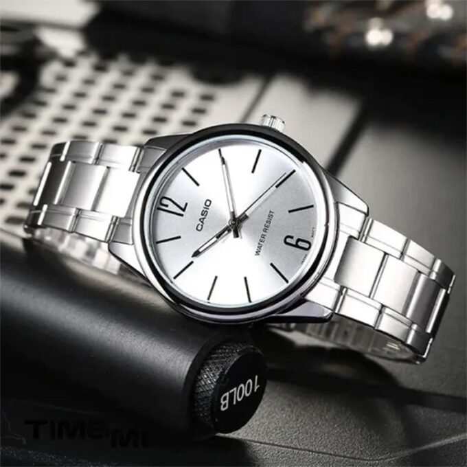 Montre-Bracelet Femme Casio Collection LTP-V005D-7BUDF - Bracelet Gris En Acier Inoxydable - Résistante à l'Eau