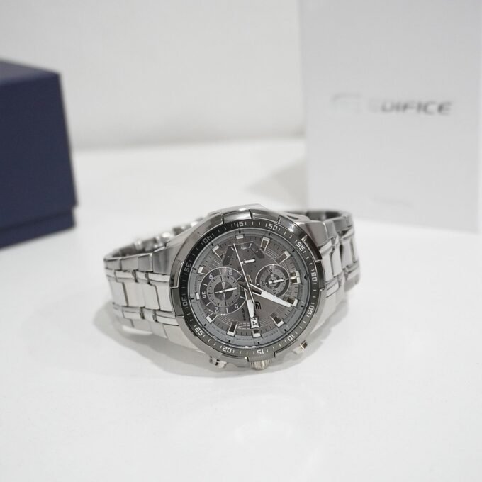 Montre Chronographe Classique Casio EFR-539DE-8AVUDF - 10 ATM, 2 Ans Batterie, ±20s/Mois, 1/10e Sec - Acier Inox/Alu - Gris Ionique - EFR-539DE-8AVUDF
