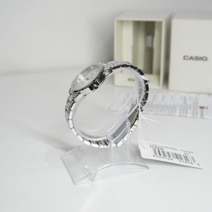 Montre Classique CASIO - Femme - Quarz, Étanche, Design Élégant, Boîtier Fin - Acier - LTP-1303DD-7AVDF