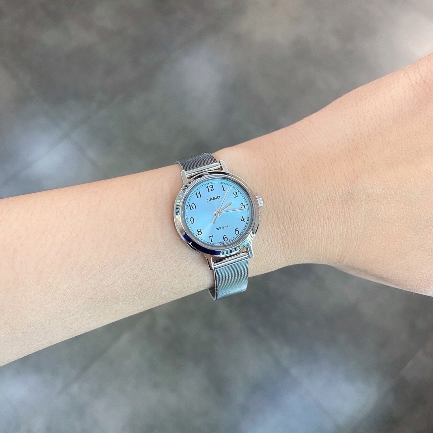 montre femme casio ltp b170d 2bvdf – acier inoxydable, bracelet maille, verre minéral, étanche 50m, précision ±20s/mois – bleu