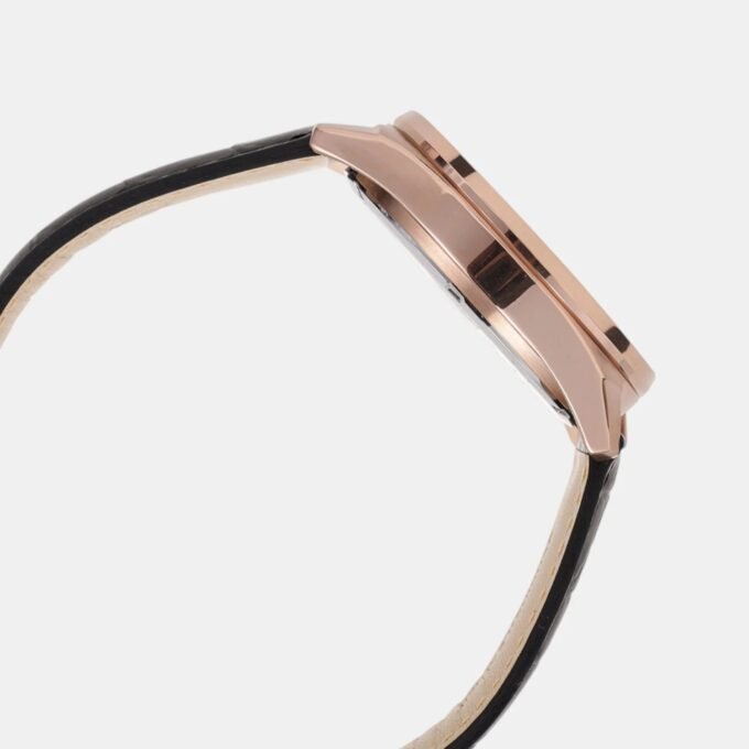 Montre Chronographe Homme - Casio Edifice - Boîtier or rose, Cadran Noir, Bracelet Cuir - Style élégant - Référence EFV-610ECL-1A