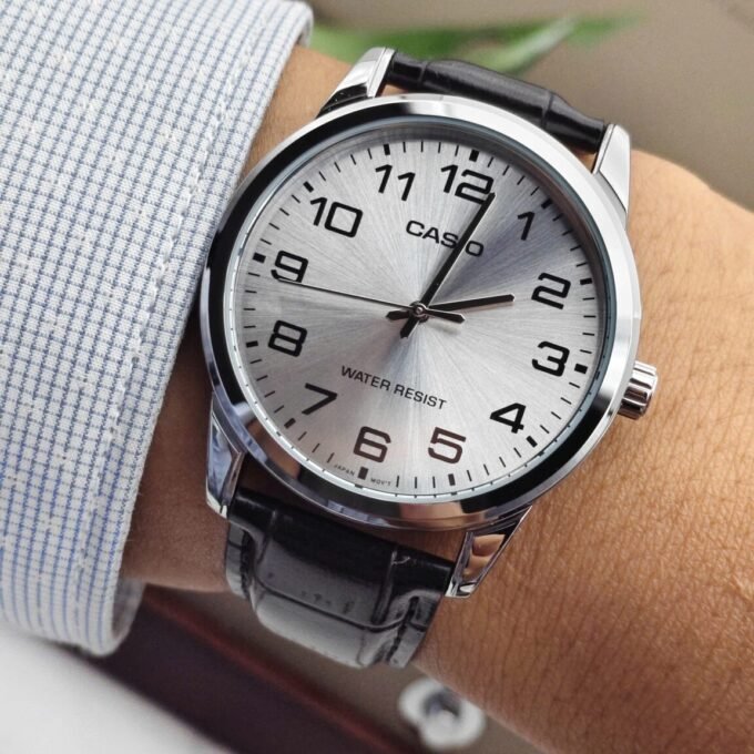 Montre Homme Casio - MTP-V001L-7BUDF - Bracelet en Cuir noir - Affichage analogique - Résistant à l'eau