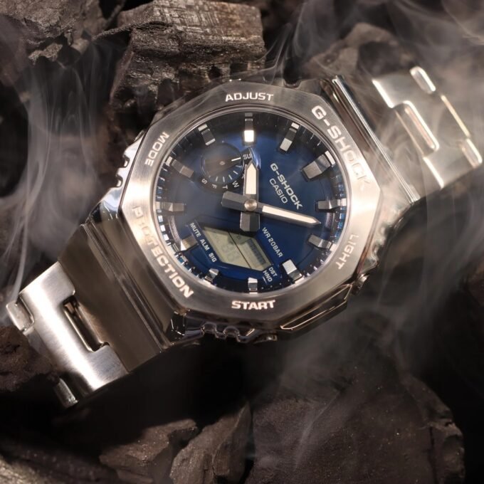 Montre G-SHOCK GM-2110D-2BDR - Unisexe - Heure Mondiale, Chronomètre 1/100s, 20 ATM, 3 Ans Batterie - Résine/Acier Inox - Noir - GM-2110D-2BDR