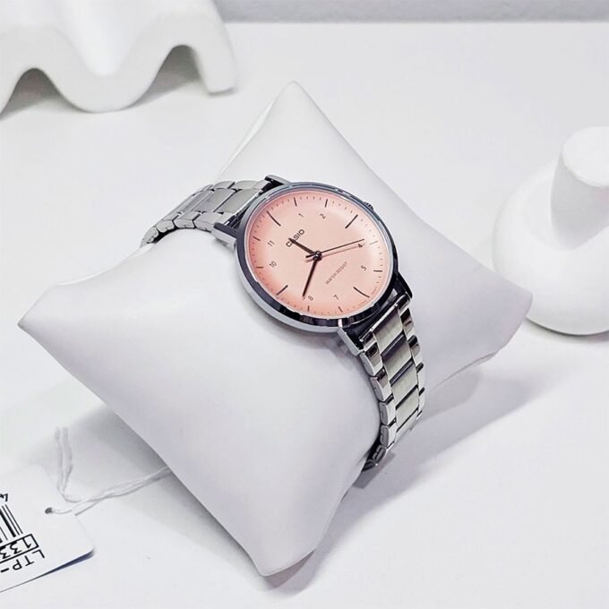 Montre Casio - Femme - Analogique, Chronométrage, Résistante à leau, Autonomie 3 ans - Bracelet Acier Inoxydable - Argent/Rose - LTP-VT03D-4BDF