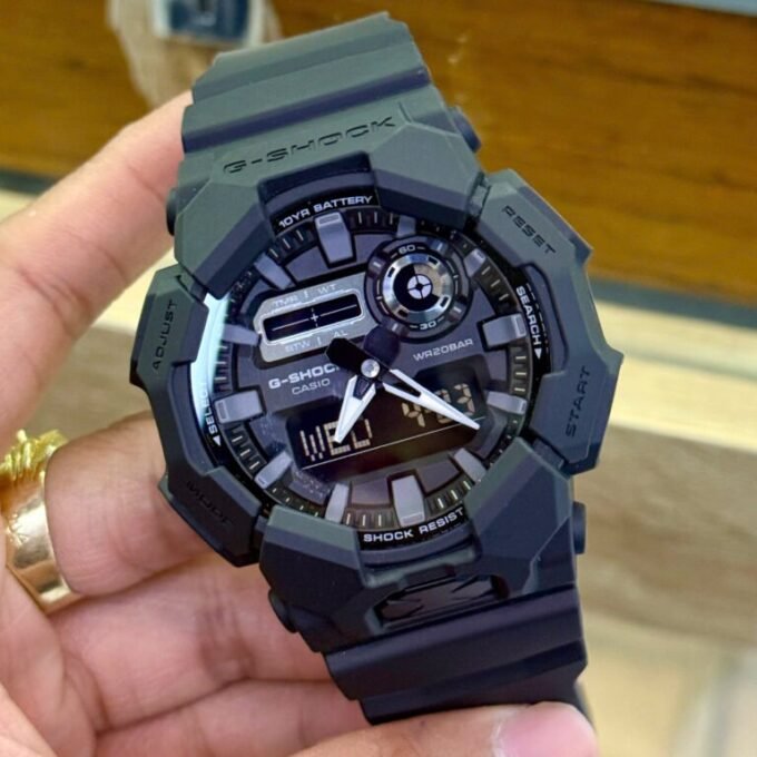 Montre G-Shock GA-010-1A1DR - Classique Carbon Core Guard, 20 ATM, Chrono 1/100e, Monde 31 TZ - Carbone Bio/Résine Bio - Noir - GA-010-1A1DR