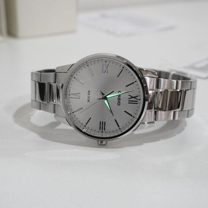 Montre Classique Casio - Unisexe - Quarz, Étanche, Design Élégant, Bracelet Fin - Acier - MTP-1303DD-7AVDF