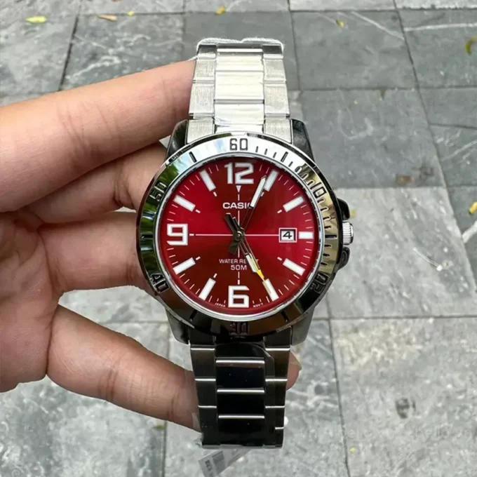 Montre Homme Casio - Acier Inoxydable, Étanche 50m, Dateur, Précision ±20s/mois, Bracelet Métal - Argenté - 49x45x10,3mm - 118g - MTP-VD01D-4BVUDF