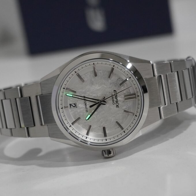 Montre Automatique EFK-100D-7ADR - Classique Homme, Acier Inoxydable, Verre Saphir, Étanche 10 bar - Bracelet Acier - Argent