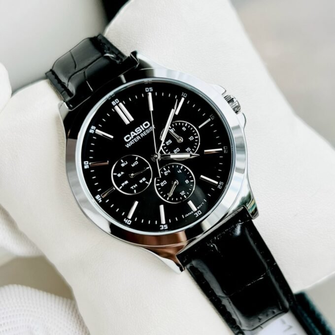 Montre Homme - Casio - Chronographe, Résistante à l’eau, Date et Jour, Précision ±20s/mois - Bracelet cuir noir - MTP-V300L-1AUDF