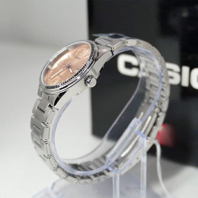 Montre Casio LTP-1302DD-4A2VDF Femme - Bracelet Acier Inoxydable, Résistance 50m, Affichage Analogique, Verre Minéral - Placage Ionique - Rose Gold - LTP-1302DD-4A2VDF