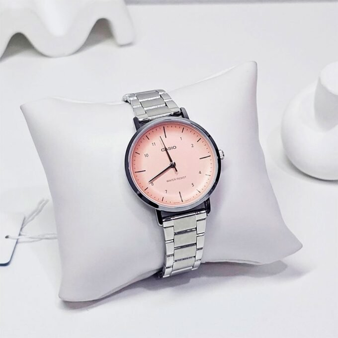 Montre Casio - Femme - Analogique, Chronométrage, Résistante à leau, Autonomie 3 ans - Bracelet Acier Inoxydable - Argent/Rose - LTP-VT03D-4BDF