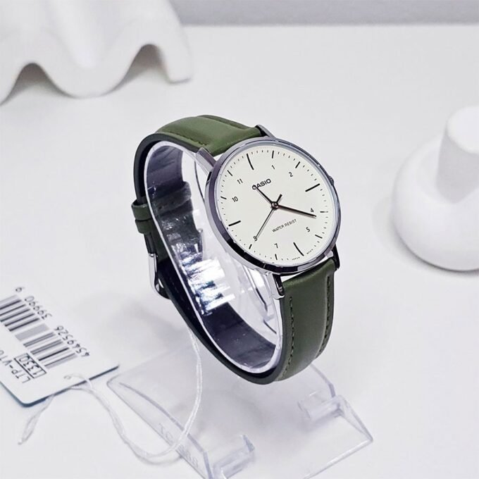 Montre Analogique Casio LTP-VT03L-3B pour Femme, Minimaliste, Bracelet en Cuir Vert, Cadran Beige Concave, 3 aiguilles - LTP-VT03L-3BDF