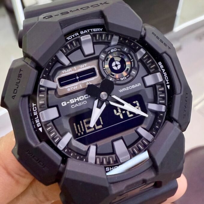 Montre G-Shock GA-010-1A1DR - Classique Carbon Core Guard, 20 ATM, Chrono 1/100e, Monde 31 TZ - Carbone Bio/Résine Bio - Noir - GA-010-1A1DR