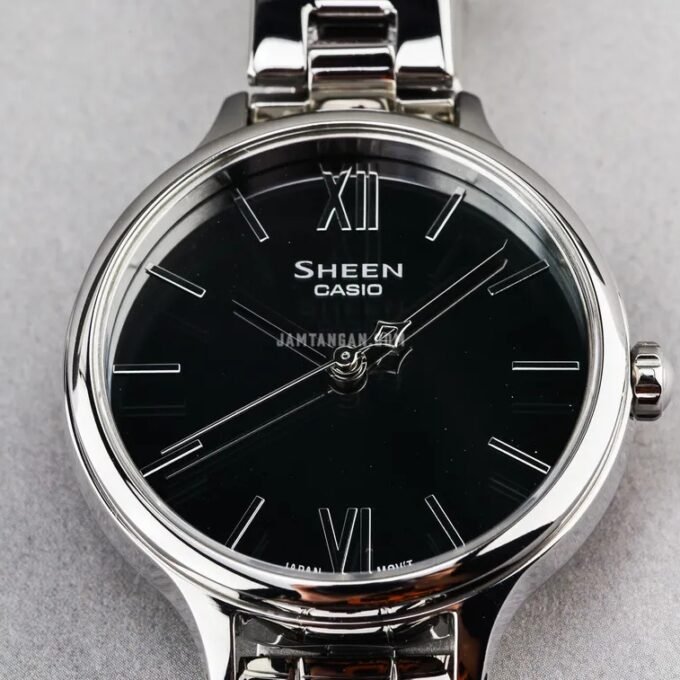 Montre Casio Sheen SHE-4560D-7AUDF - Design Moderne et Résistance à l'Eau de 10 ATM - Verre Saphir