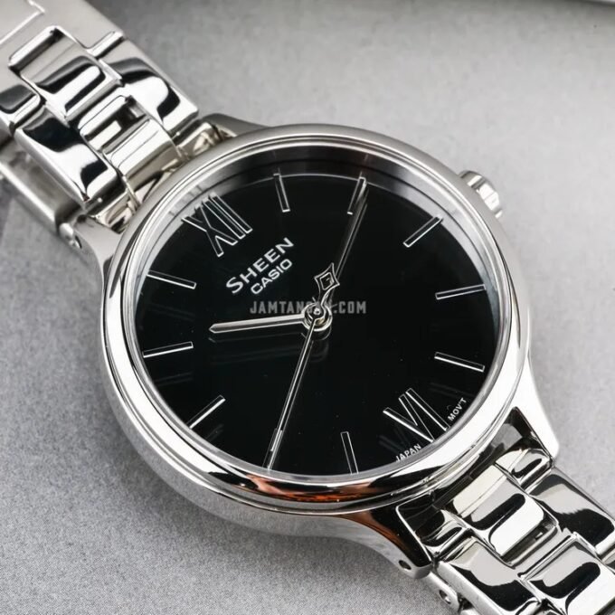 Montre Casio Sheen SHE-4560D-7AUDF - Design Moderne et Résistance à l'Eau de 10 ATM - Verre Saphir