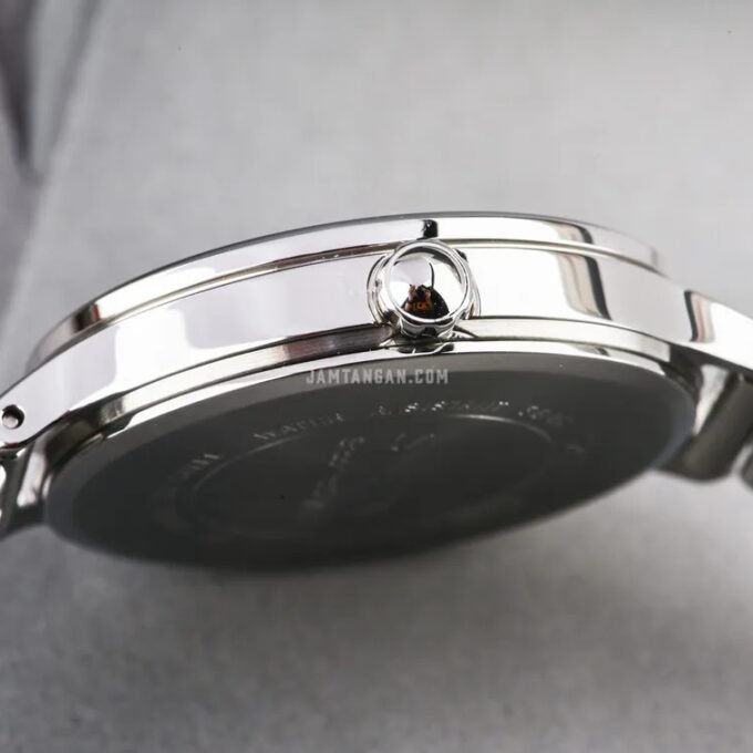 Montre Casio Sheen SHE-4560D-7AUDF - Design Moderne et Résistance à l'Eau de 10 ATM - Verre Saphir