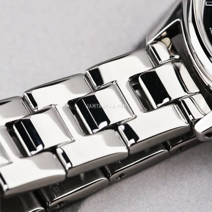 Montre Casio Sheen SHE-4560D-7AUDF - Design Moderne et Résistance à l'Eau de 10 ATM - Verre Saphir