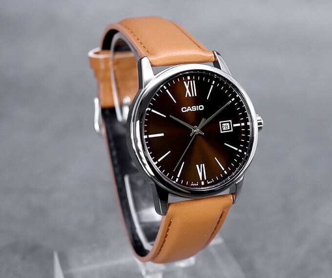 Montre Homme Casio - MTP-V002L-5B3UDF - Bracelet en Cuir Kaki - Affichage Analogique - Résistant à l'eau
