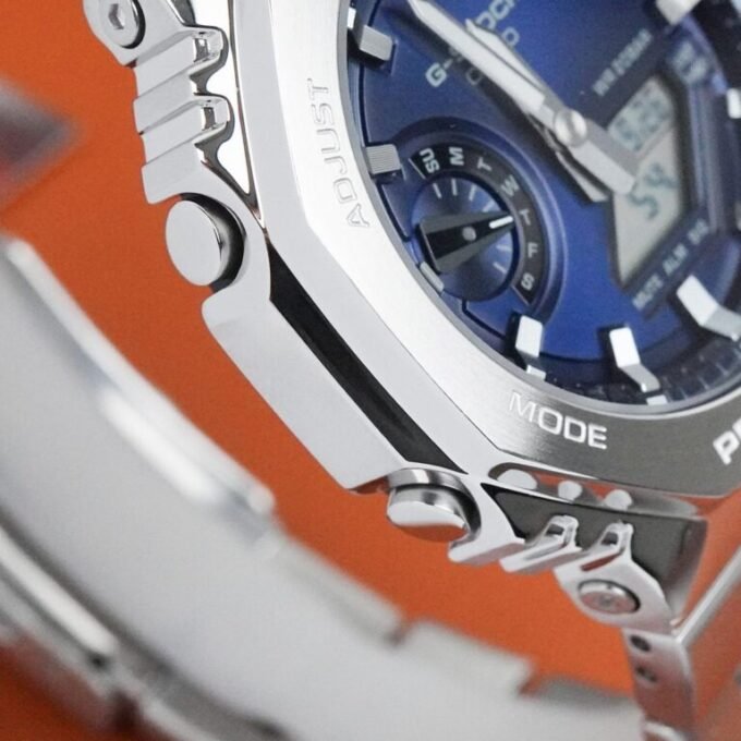 Montre G-SHOCK GM-2110D-2BDR - Unisexe - Heure Mondiale, Chronomètre 1/100s, 20 ATM, 3 Ans Batterie - Résine/Acier Inox - Noir - GM-2110D-2BDR