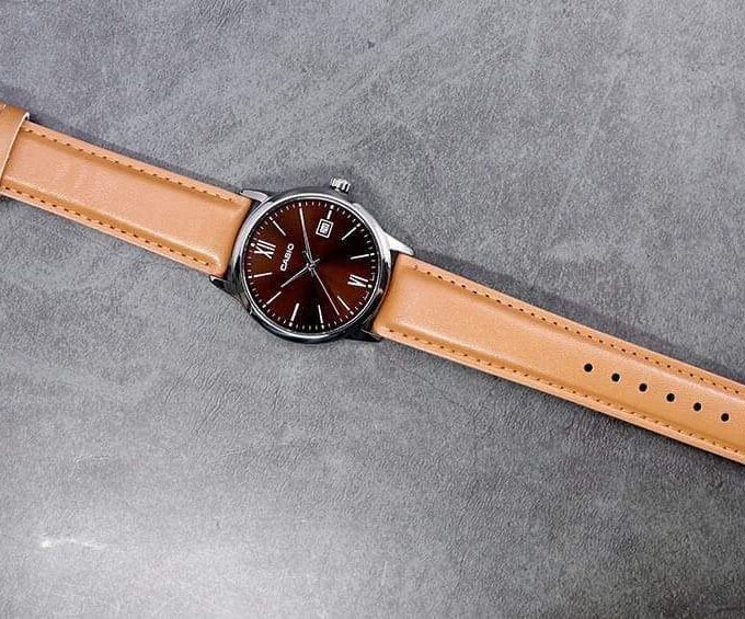 Montre Homme Casio - MTP-V002L-5B3UDF - Bracelet en Cuir Kaki - Affichage Analogique - Résistant à l'eau