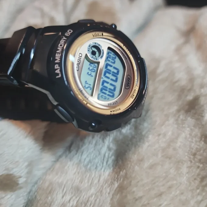 Montre Classique Homme - Casio LWS-1200H-1AVDF - Quartz, Étanche, Chronomètre, Alarme - Résine Noire