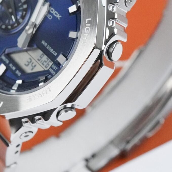 Montre G-SHOCK GM-2110D-2BDR - Unisexe - Heure Mondiale, Chronomètre 1/100s, 20 ATM, 3 Ans Batterie - Résine/Acier Inox - Noir - GM-2110D-2BDR