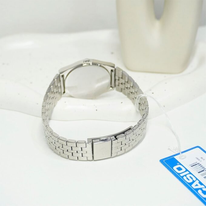 Montre Homme Casio MTP-B146D-7AVDF – Acier inoxydable, 40,8 mm, Bracelet acier, Résistante 50m, Affichage jour/date, Précision ±20s/mois, Verre minéral, 3 ans autonomie