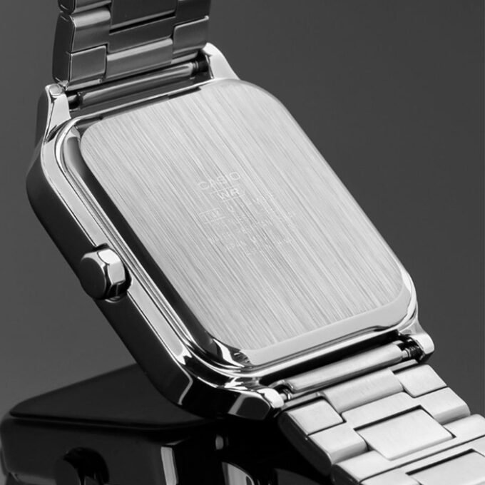 Montre Homme Casio Quartz Acier Inoxydable, Affichage Analogique, Jour-Date-Mois, Résistante à l’eau, Bracelet Argent, Cadran Blanc – MTP-M305D-7AVDF