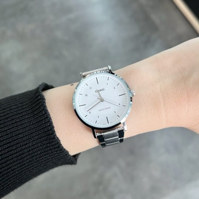 Montre Homme Casio LTP-VT03D-7BDF – Acier Inoxydable, Bracelet Métal, Résistante à l’Eau, Verre Minéral, Précision ±20s/mois, 40x34mm – Argent