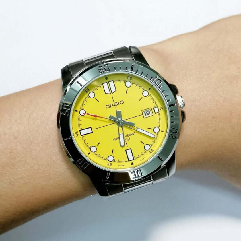 montre classique casio homme design Élégant, bracelet acier, résistante à leau acier inoxydable jaune référence mtp vd01d 9evudf
