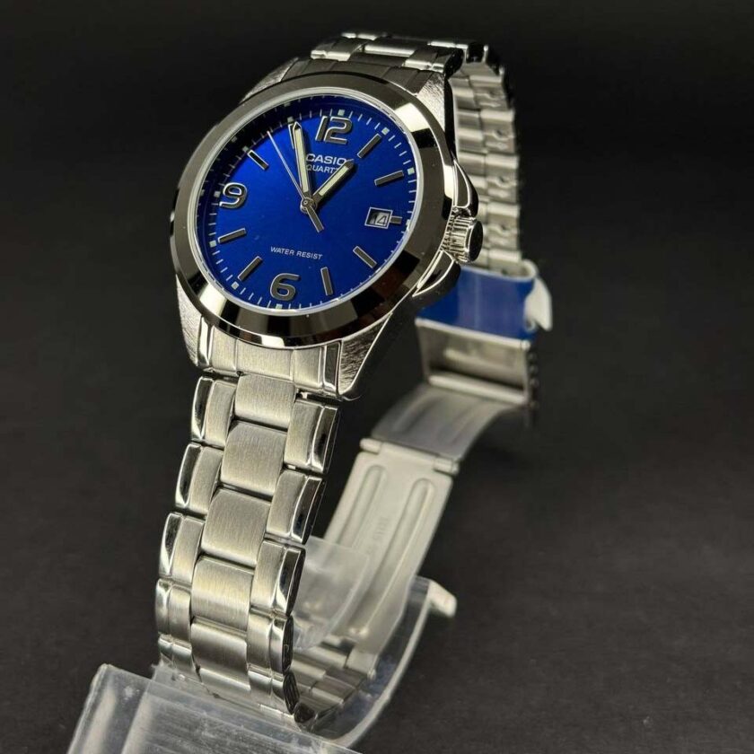montre homme casio mtp 1215a 2adf – acier inoxydable, dateur, affichage analogique, résistante à l’eau – bleu – montre classique