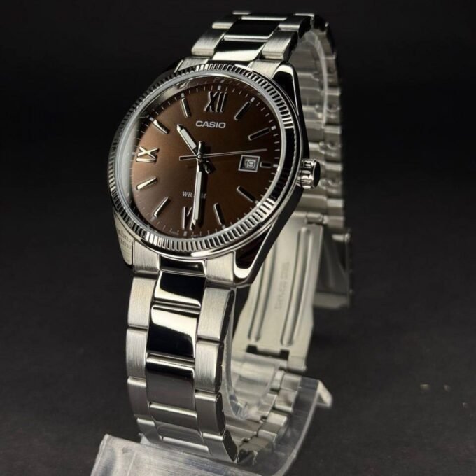 Montre Classique Homme Casio MTP-1302DD-5AVDF – Acier Inoxydable, Bracelet Métal, Cadran Marron, Étanche – Boutique Aïwatch