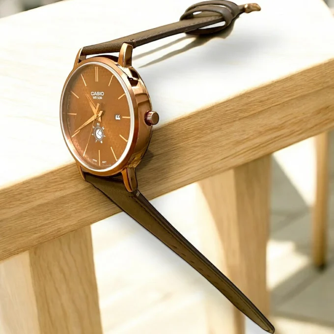 montre homme casio mtp b125rl 5avdf bracelet en résine marron affichage analogique résistant à l'eau