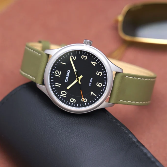 Montre Classique Homme Casio MTP-B160L-1B2VDF – Bracelet Cuir Noir, Étanche, Quartz, Design Élégant – Référence MTP-B160L-1B2VDF