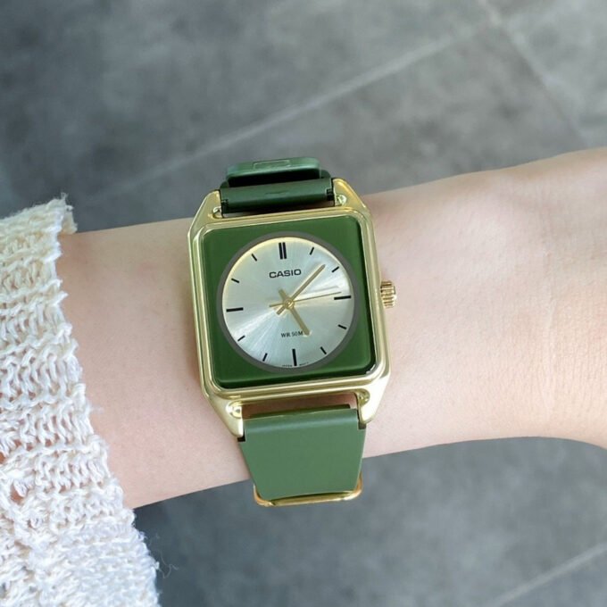 Montre homme Casio - Analogique, Résine, Aluminium, Verre minéral, Précision ±20s/mois, Étanche 50m, Autonomie 3 ans - Vert - MTP-B170-3EVDF