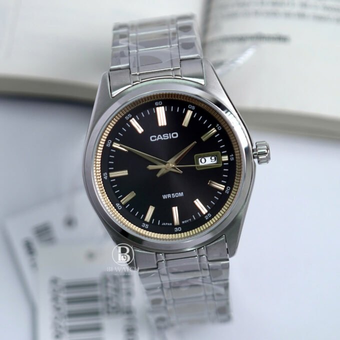 Montre homme Casio MTP-B180D-1A2VDF - Acier inoxydable, bracelet acier, verre minéral, étanche 50m, date, précision ±20s/mois, 3 ans batterie - Noir