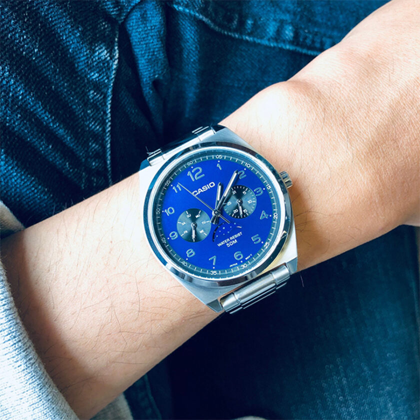 montre analogique phases de lune casio homme affichage date, jour, phases de lune acier inoxydable bleu référence mtp m300d 2avdf