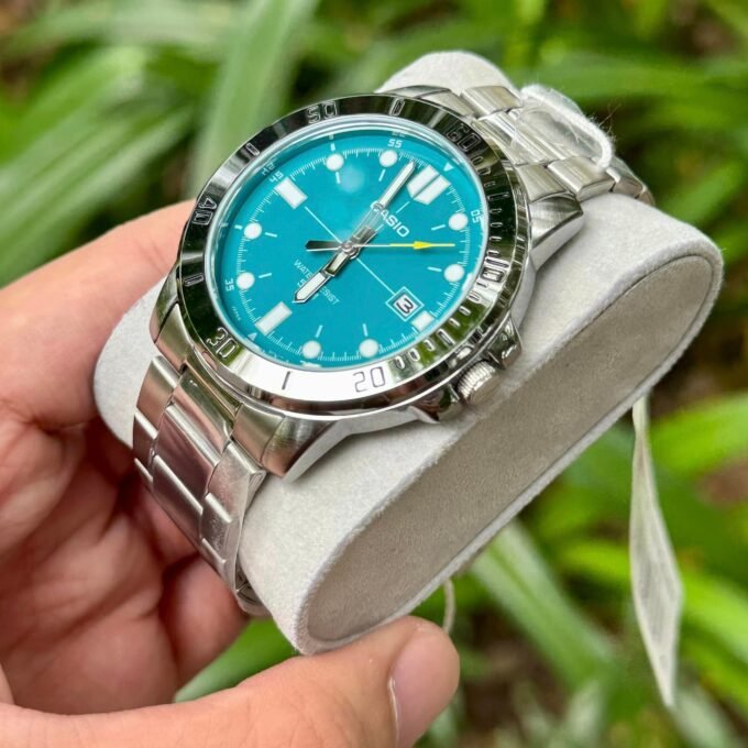 Montre Classique - CASIO - Homme - Design Élégant, Bracelet Acier, Résistante à lEau, Mouvement Quartz - Acier Inoxydable - Bleu - Référence MTP-VD01D-3E2VUDF