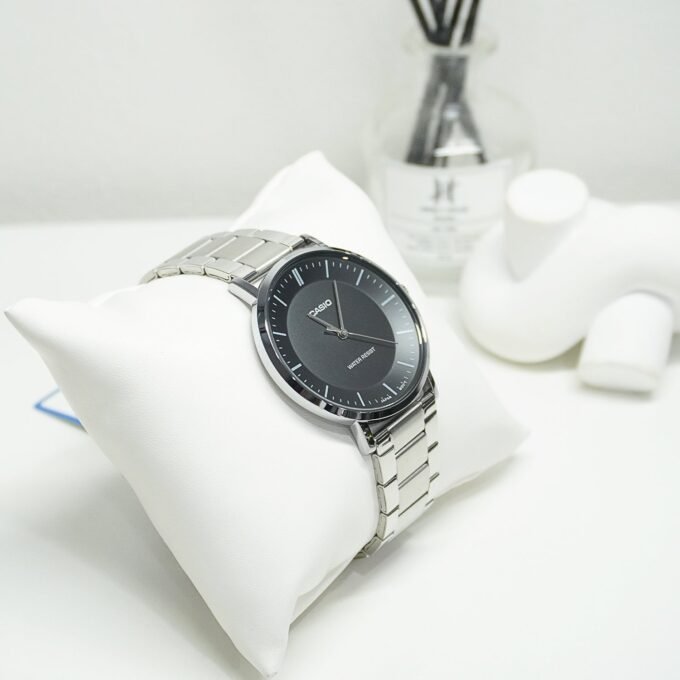 montre homme casio mtp vt04d 1edf – acier inoxydable, 46×40 mm, verre minéral, bracelet métal, étanche, autonomie 3 ans, référence mtp vt04d 1edf