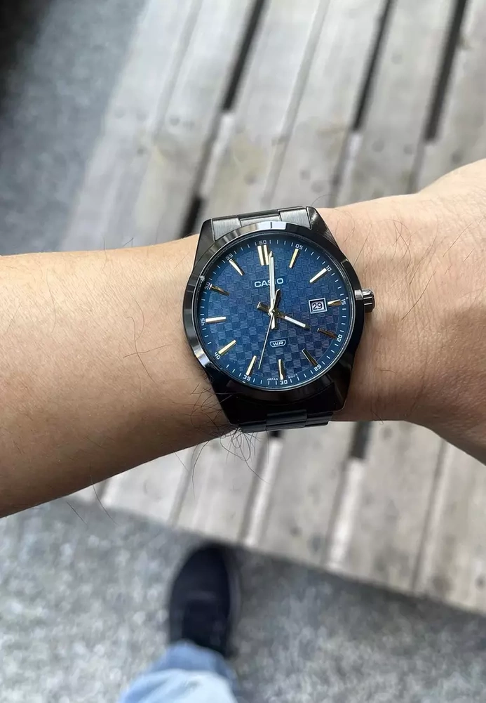 montre homme casio mtp vd03b 2audf bracelet en acier inoxydable noir affichage analogique résistant à l'eau
